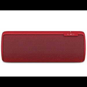 UE MEGABOOM WIRELESS WATER RESISTANT BLUETOOTH